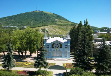 Ожерелье Кавказских Минеральных Вод. Осень-зима. Минеральные воды - Кисловодск - Суворовская - Безенги - Бабугент - Баксан - Ессентуки - Боргустанская - Пятигорск - Железноводск.