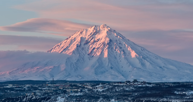 Авачинский вулкан зима (на нарте). Петропавловск-Камчатский.