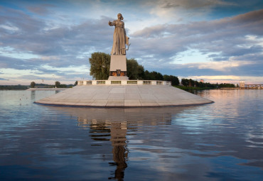 Вдоль Ярославского взморья. Москва - Рыбинск - Ясенево - Тутаев.