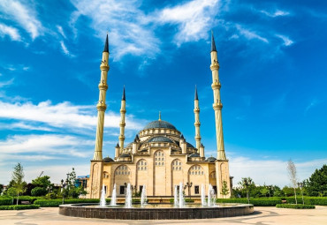 В сердце гор. Санкт-Петербург - Грозный - Аргун - Шали - Макажой - Махачкала - Чиркей - Зубутли-Миатли - Гуниб - Гамсутль - Дербент.